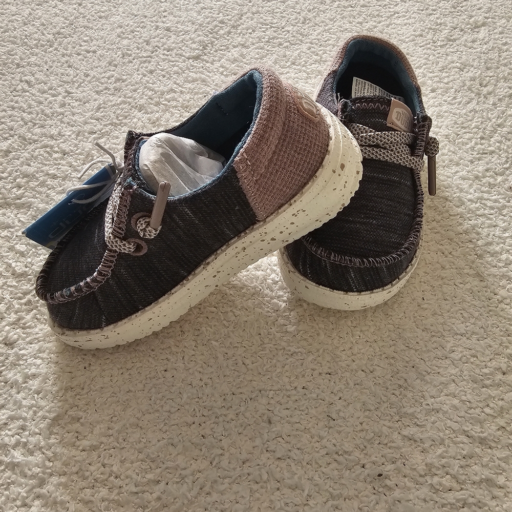 NWT Toddler Girls Hey Dude Shoes